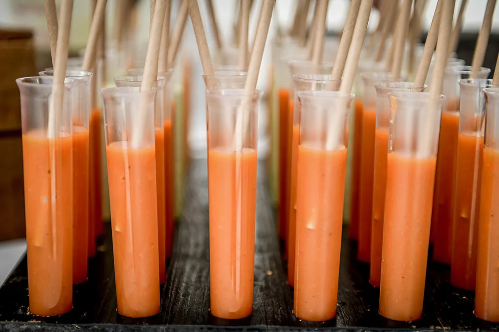 Verrines de gaspacho servies en cocktail